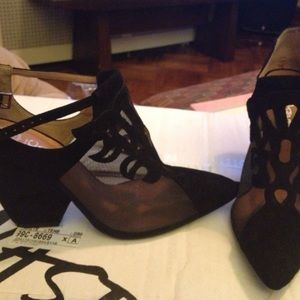 The original see through classy point toe shoe